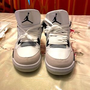 Jordan 4s